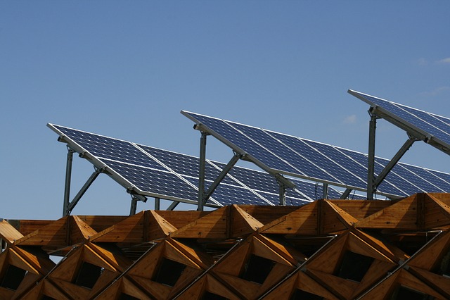 Solárne panely na streche.jpg