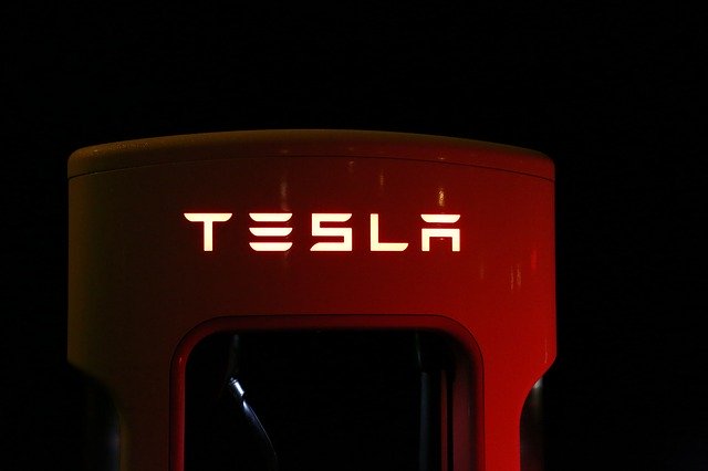 Tesla batéria.jpg